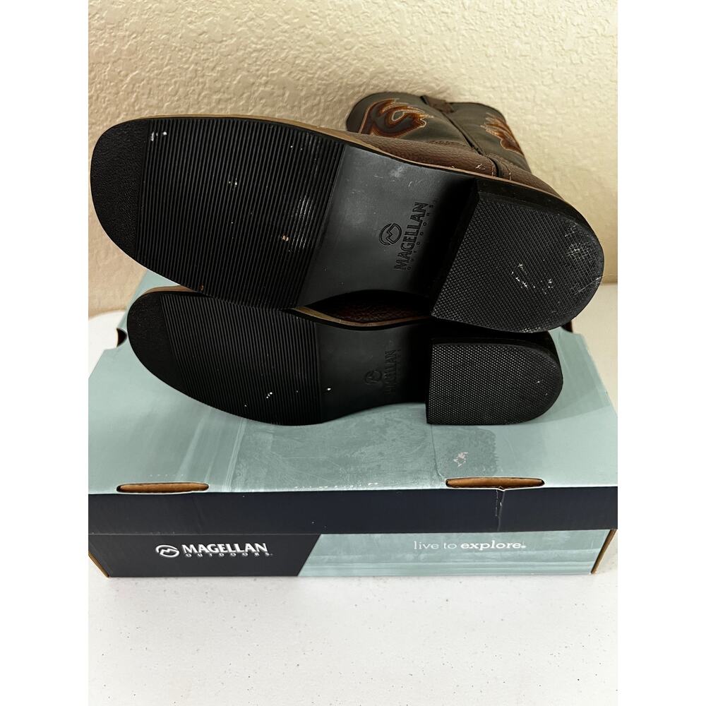 Magellan Outdoors Youth Western Cowboy Rodeo Boots Brown Embroidery Size 1M New - Picture 5 of 7